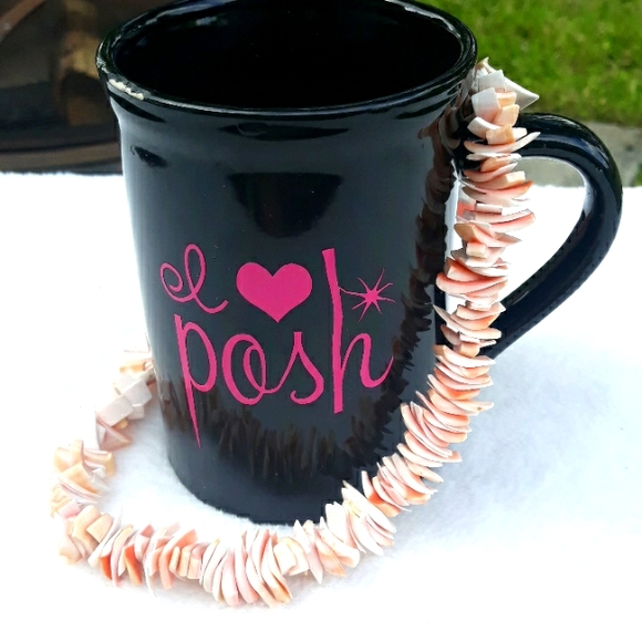 Creamsicle and white colored chunky seashell necklace 18 inches long - Picture 1 of 12